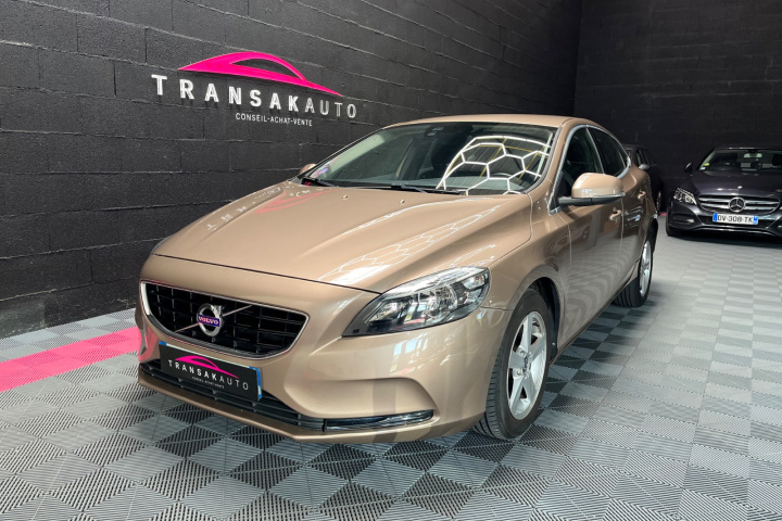 VOLVO V40