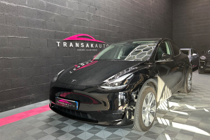TESLA MODEL Y