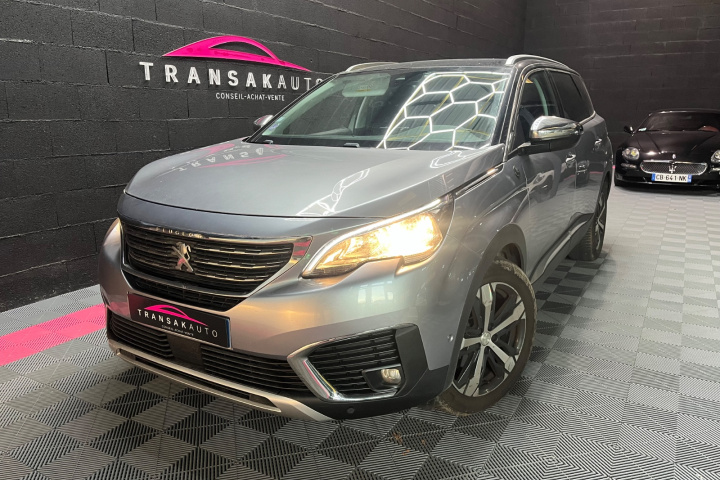 PEUGEOT 5008